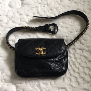 Authentic black Chanel bag💕OPEN TO OFFERS
